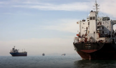 Due petroliere iraniane superano lo Stretto di Hormuz