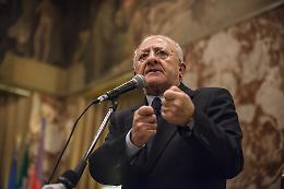 De Luca rompe gli indugi e annuncia: s&igrave;, mi candido