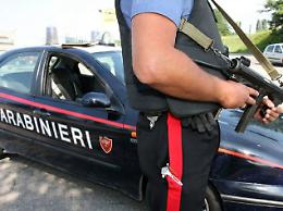 Vende la droga degli Abete-Abbinanate: presa pusher in gonnella