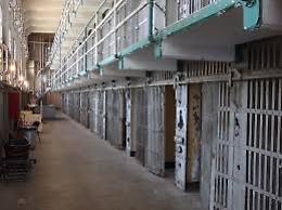 Carcere di Poggioreale, nuova aggressione alla penitenziaria