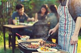 Si ustiona mentre prepara il barbeque, donna gravissima