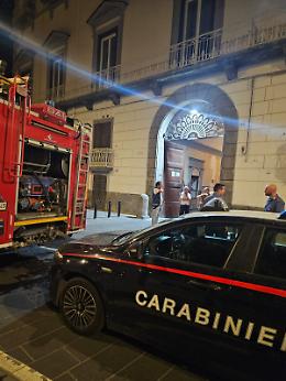 Rogo alla Riviera di Chiaia, un morto