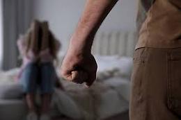 Accoltellata e sequestrata: l’aguzzino arrestato