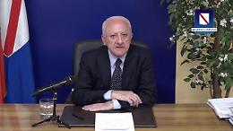 De Luca: «Programma del Governo è “Dio, Patria, famiglia e Beautiful"»
