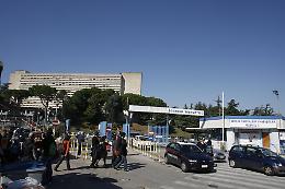 I carabinieri la scortano da Sorrento al Policlinico: salve mamma e neonata