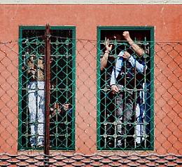 Evasi due fratelli dal carcere Beccaria: «Tra gli organizzatori della rivolta del 31 agosto»