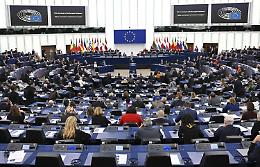 Ucraina, uso armi Ue in Russia: sì Europarlamento, Pd diviso. Tajani: «Votiamo no»
