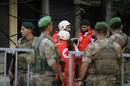 Raid su Beirut, uccisi 4 comandanti Hezbollah. Israele chiude spazio aereo nel nord