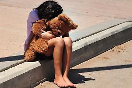 Bambina di 10 anni violentata in un centro migranti