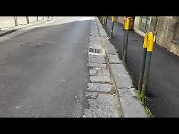 Via Bonito, lavori e rappezzi fatti malissimo