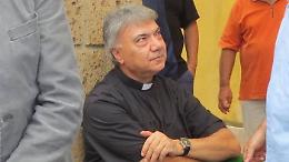 Curia di Napoli nel panico: è caccia a chi protesta