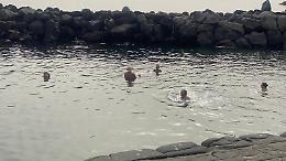 A Napoli l'Ottobrata si “combatte” a mare