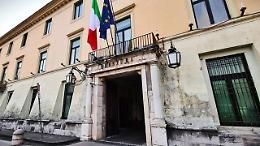 Bullizzano compagno di classe, nelle chat le foto di nudo