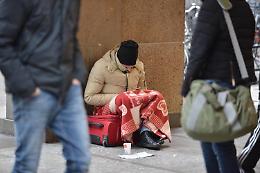 Povertà assoluta per 5,7 milioni di italiani nel 2023 