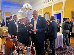 Da Genny Di Virgilio il cornetto portafortuna per il G7