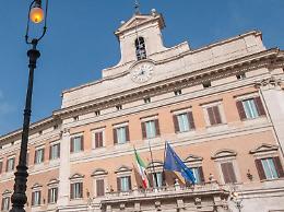Manovra 2025, testo alla Camera: mini rialzo per pensioni minime, bonus bebè da mille euro