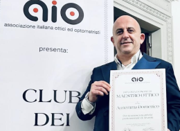 Il napoletano Domenico Auriemma premiato come "Maestro Ottico" dall'Aio