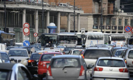 Blocco totale per lo sciopero a Napoli, traffico in tilt