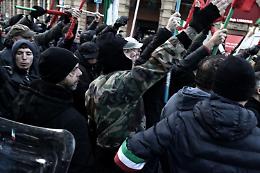 Scontri Bologna, Salvini attacca centri sociali. Il sindaco Lepore: «Governo ha mandato camicie nere»