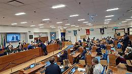 In Consiglio regionale la mozione di sfiducia a De Luca