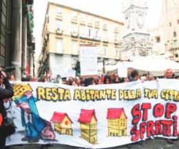 Overtourism, i residenti in strada: ci stanno buttando fuori dal centro storico