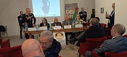 Vasi e monete dell'antica Cales in mostra