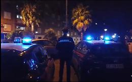 In auto con una pistola pronta a sparare, due arresti 