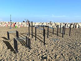 Una palestra all'aperto gratuita al lido Mappatella
