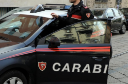 A 10 anni accoltella un 13enne per il pallone: «È stato un incidente»