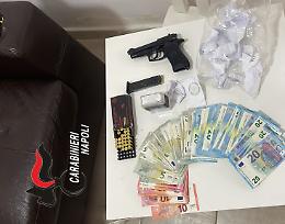 Kit per certificati medici falsi in casa di un 55enne ai domiciliari

