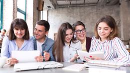 Vantaggi e svantaggi del diploma online