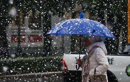 Irruzione di aria fredda sull'Italia, torna la neve a bassa quota
