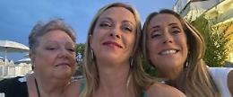 La mamma della Meloni tifosa allo stadio: «Giorgia resta sempre la mia bambina»