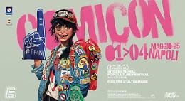 Jamie Hewlett firma il poster di Comicon Napoli 2025