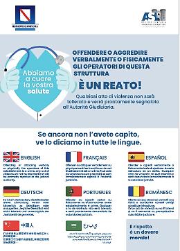 Locandine in otto lingue contro la violenza in corsia
