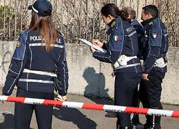 Investe su strisce mamma e figlio disabile e scappa: arrestato