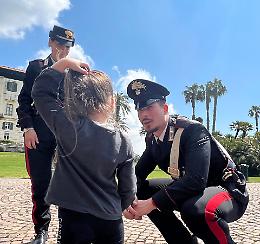 Bimbo ingoia moneta, scortato in ospedale dai carabinieri
