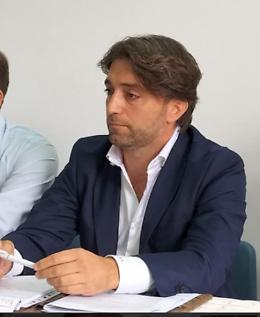 Bimbi della materna al freddo e studenti delle medie in esilio, sindaco sotto attacco