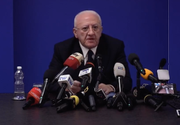 De Luca: «In Italia ipocrisia insostenibile, io vado avanti per la mia strada»