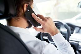 Nuovo codice della strada, a Napoli ritirate 135 patenti per l'uso dei telefonini