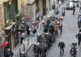 Martina morta a 15 anni, carro d'epoca trainato da cavalli per il corteo funebre