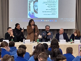 Da Maresca 10 pc portatili per gli studenti di Recale
