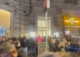 Traffico in tilt per l'apertura del pop up store “Chimney Cake"