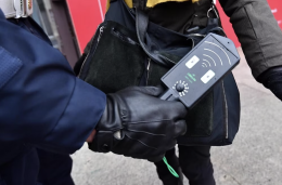 «Metal detector nelle scuole a rischio»