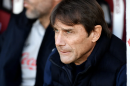 Antonio e la rivincita sulle avversarie pettinate e profumate