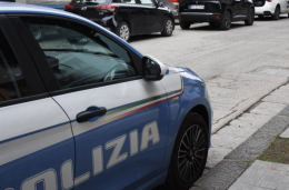 Sospettata di aver perseguitato una coppia, in casa aveva “elenco dei nemici": arrestata