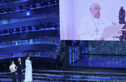 Sanremo 2025, Conti: «Video del Papa è vecchio? È fantascienza»