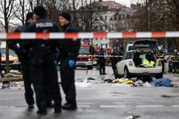 Auto sulla folla a Monaco: 28 feriti, anche bambini. Fermato 24enne afghano