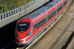 Treni, ancora rallentamenti sulla linea ferroviaria: ritardi e cancellazioni