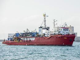 Migranti, arrivata a Napoli la “Sea Eye 4" con a bordo 41 persone